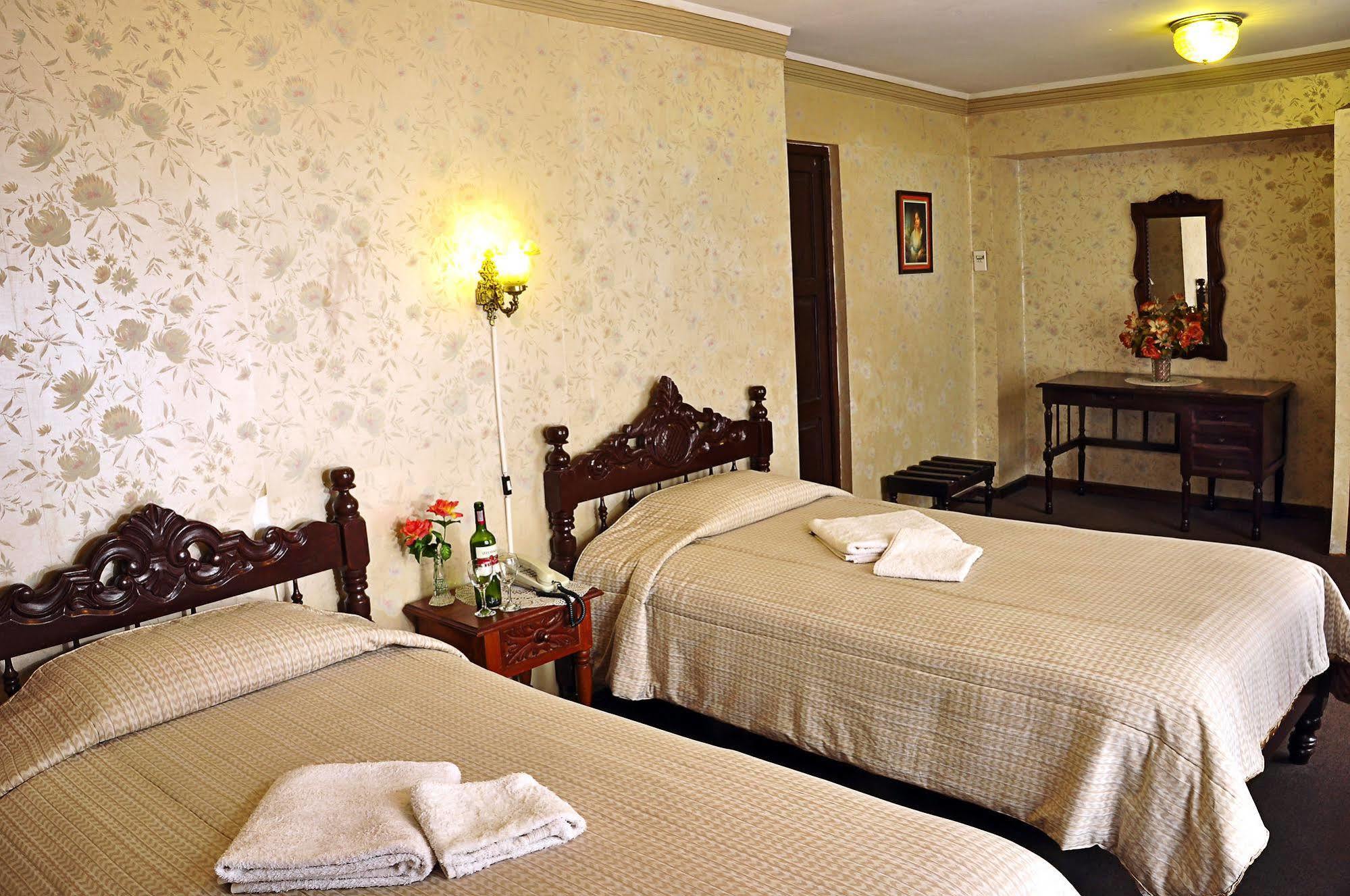 Hostal スクレ エクステリア 写真