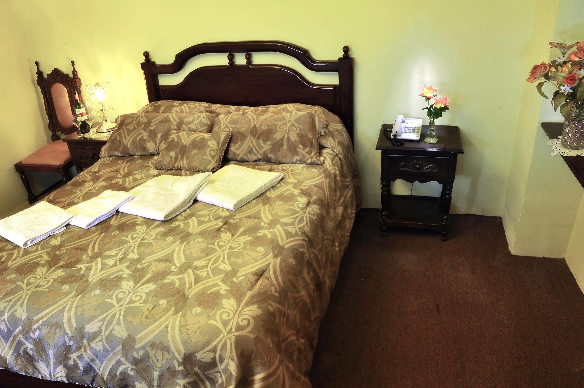 Hostal スクレ エクステリア 写真